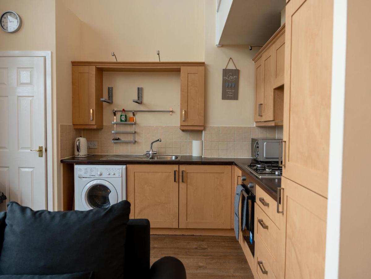 Luxury 2 Bed Apartment - Near Heathrow, Legoland, Windsor Slough Buitenkant foto