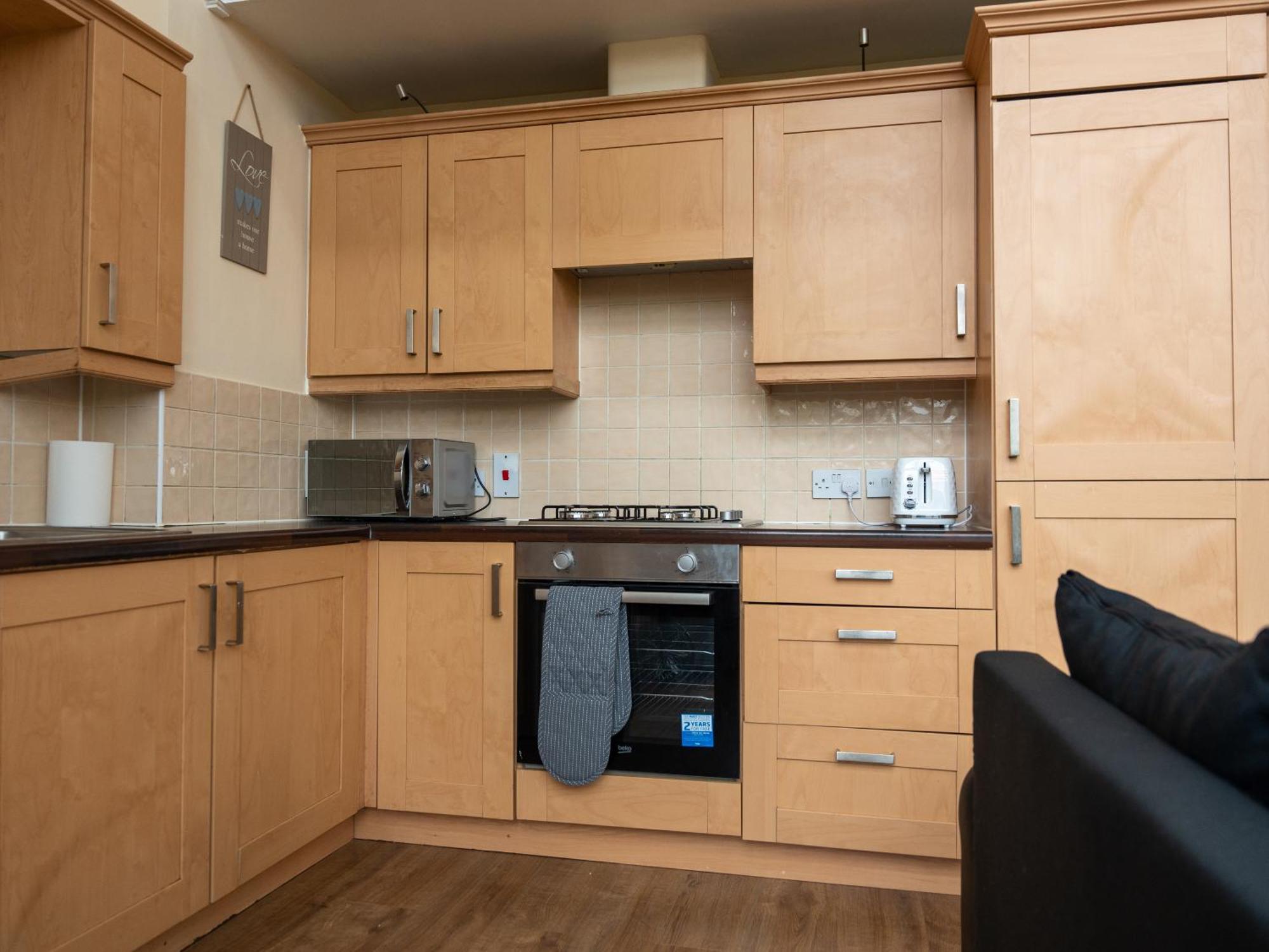Luxury 2 Bed Apartment - Near Heathrow, Legoland, Windsor Slough Buitenkant foto